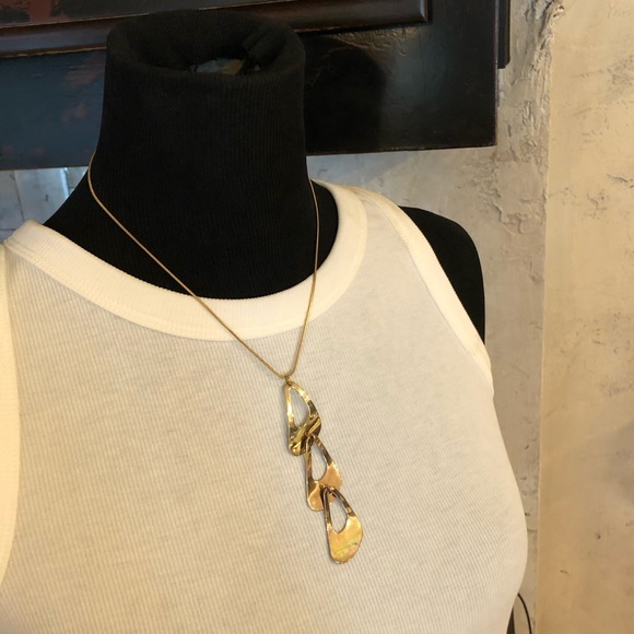 Gold Pendent Necklace - Picture 7 of 7